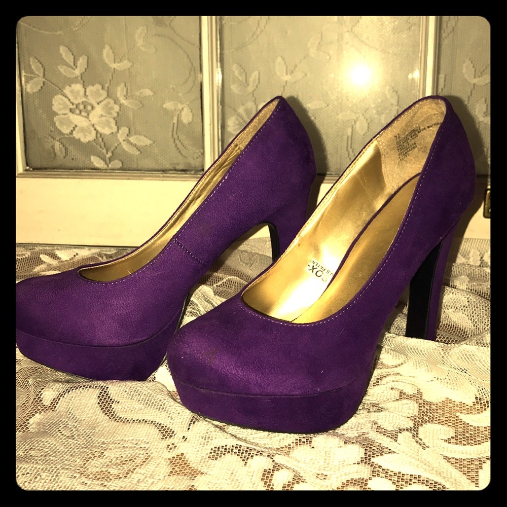 PURPLE PUMPS***